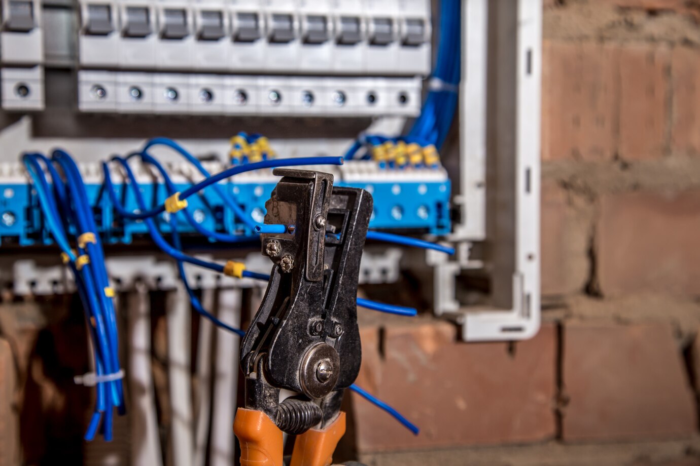Instaladores autorizados de sistemas de electricidad a buen precio en Barcelona, San Joan, Mataró…